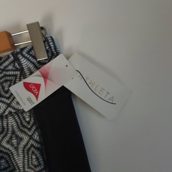 𝅺nwt Athleta Salutation Capris Black White S - Picture 7 of 13